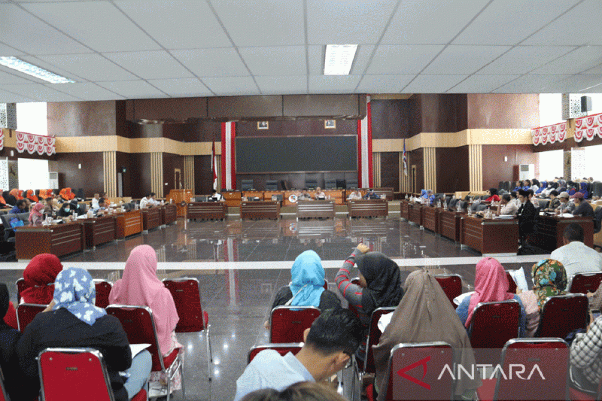 DPRD Kota Bogor gelar rapat dengar pendapat dengan masyarakat terkait Raperda Lansia