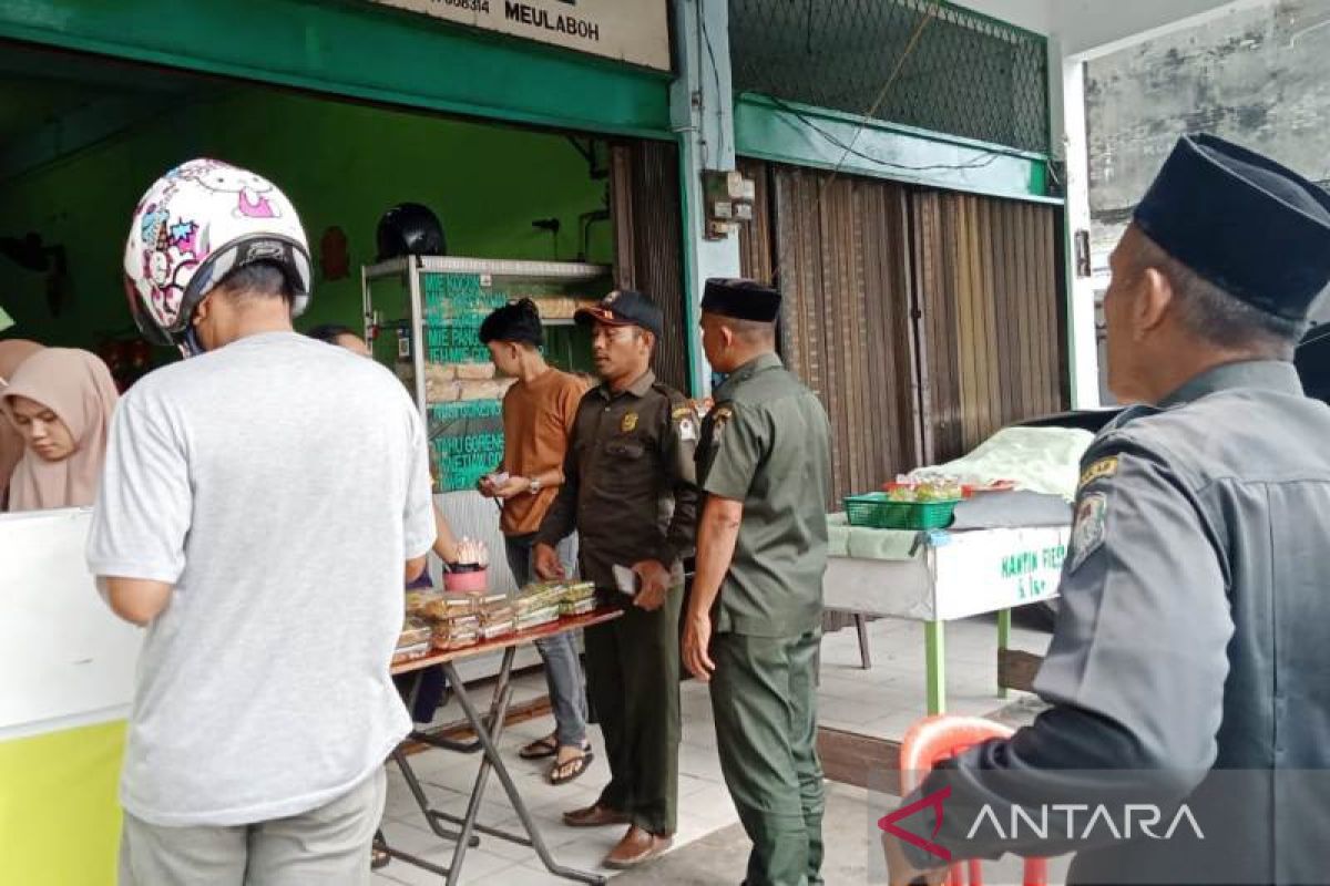 Polisi Syariat Aceh Barat tutup rumah makan buka siang hari