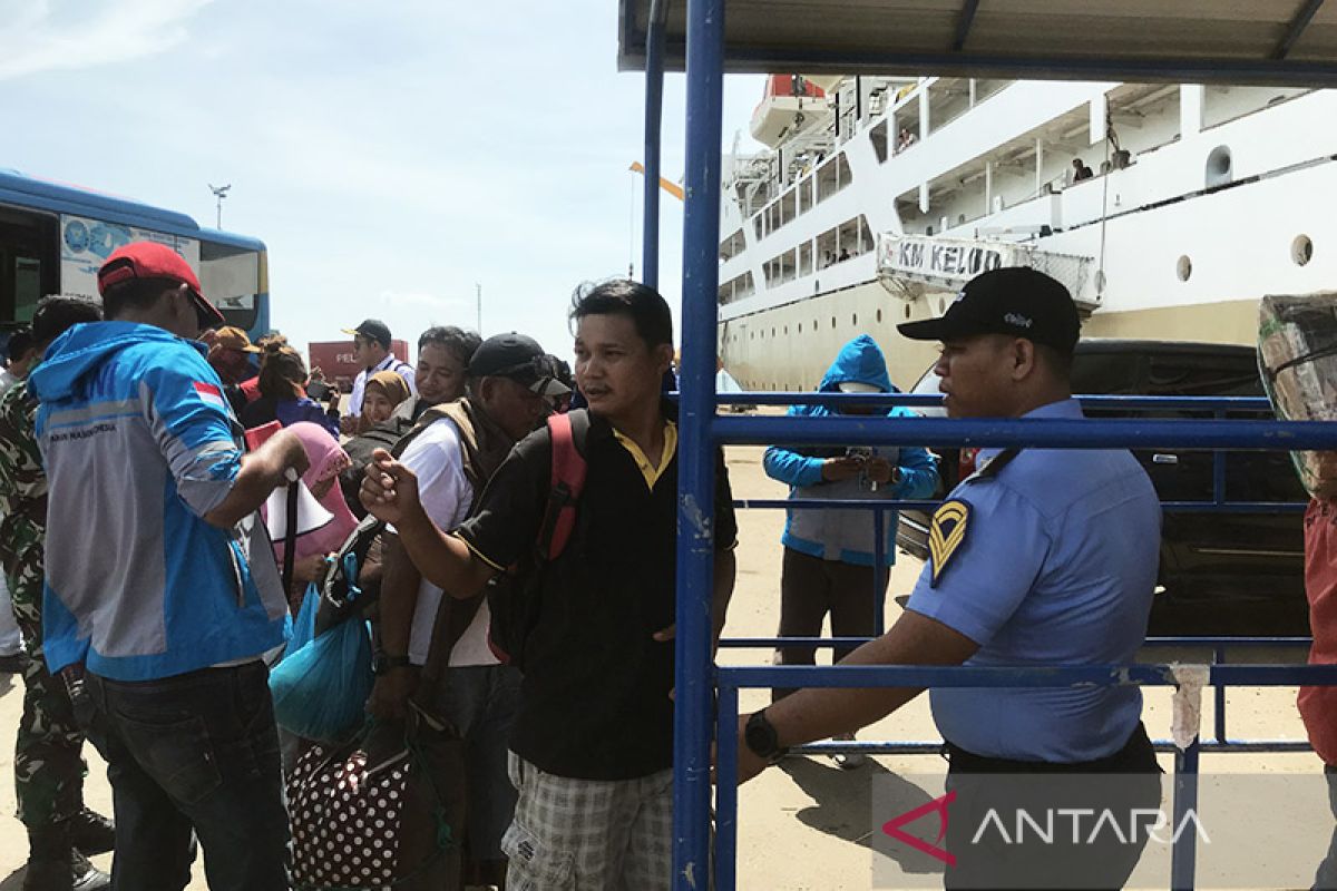 Pelni Batam ingatkan calon penumpang tidak beli tiket kapal dari calo