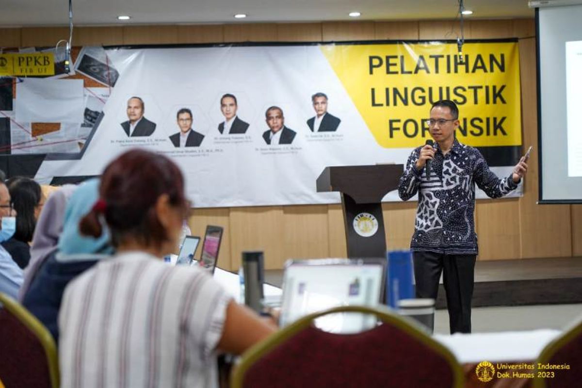 Linguistik forensik punya peran penting  yang berhubungan dengan hukum