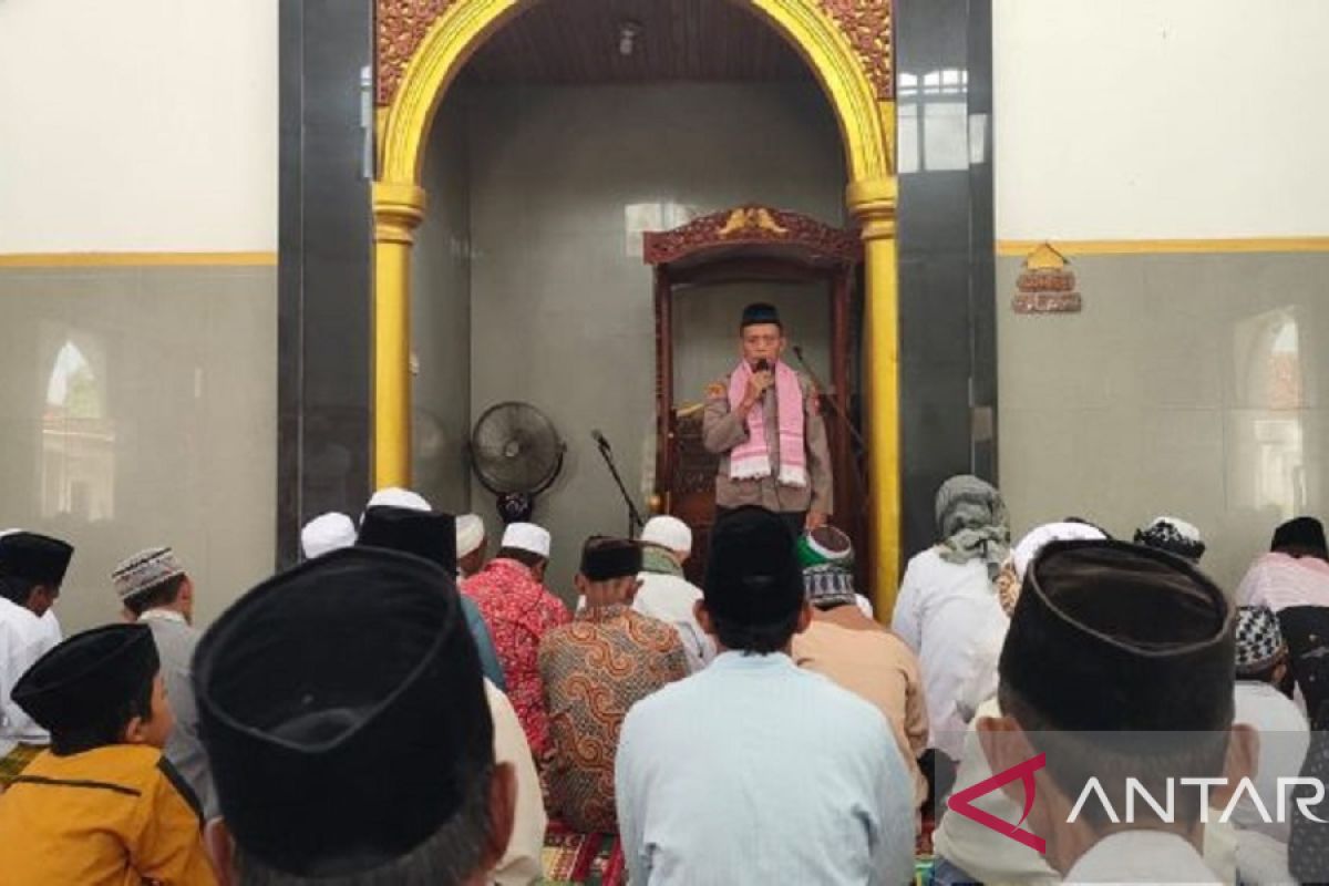 Ramadhan, Polres Sampang sebar anggota jadi khatib