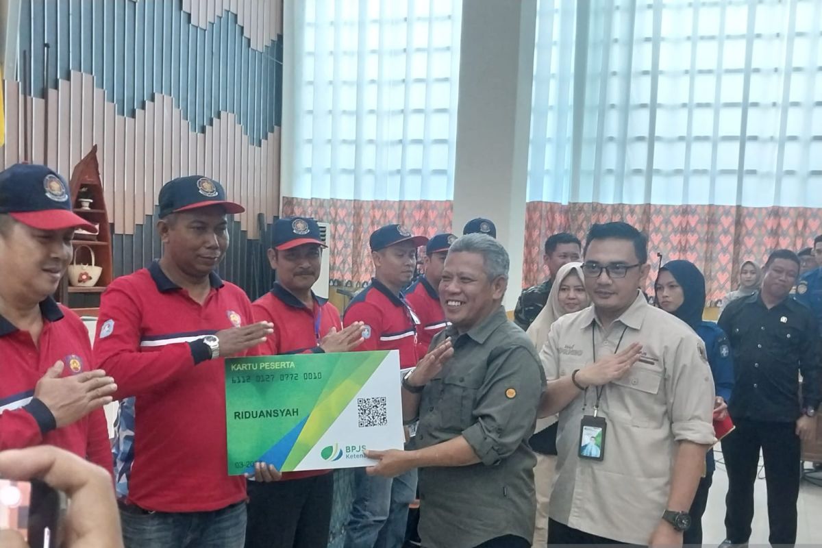 320 relawan pemadam kebakaran Kubu Raya dapat perlindungan BPJS Ketenagakerjaan