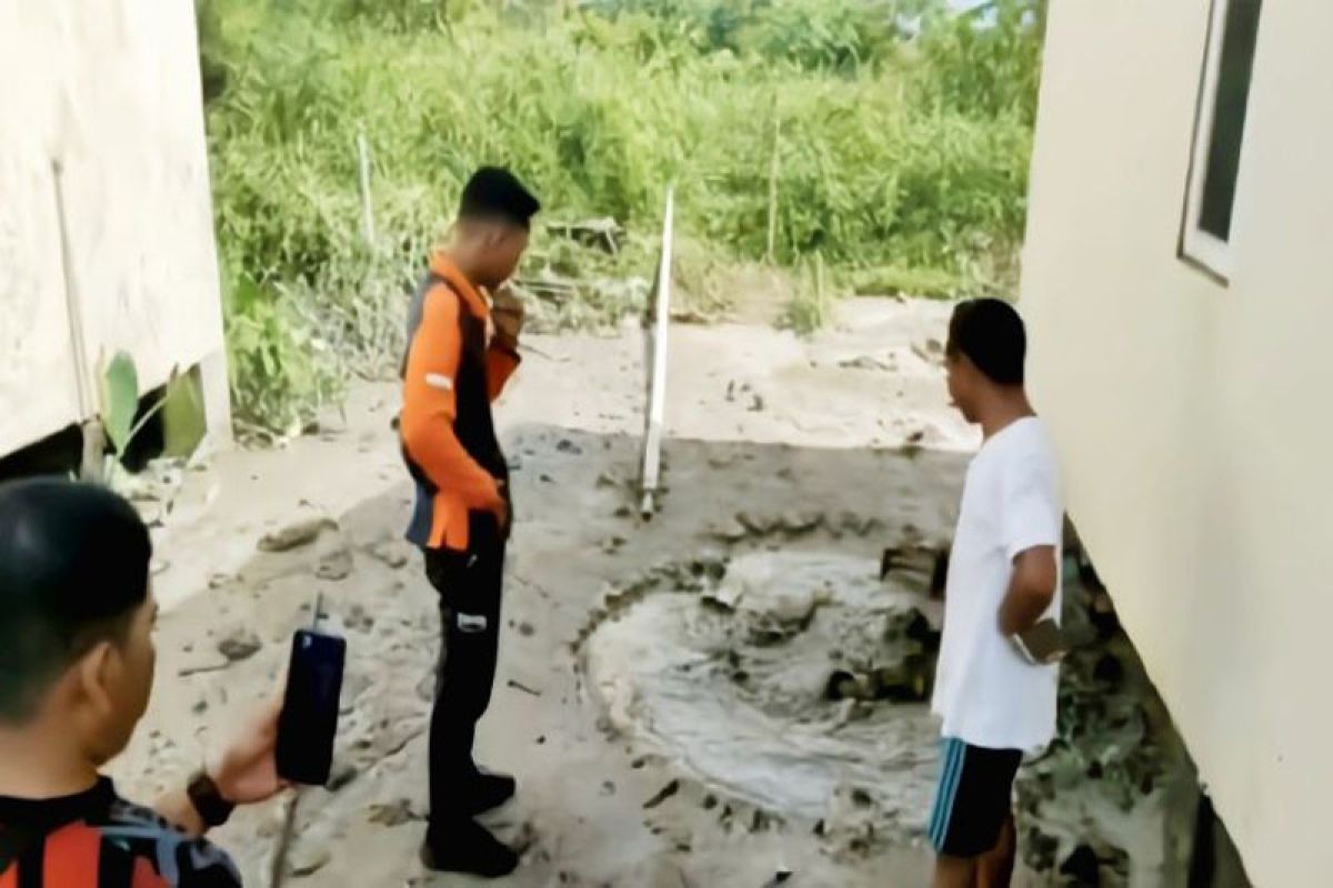 Semburan lumpur gegerkan warga di Kapuas-Kalteng