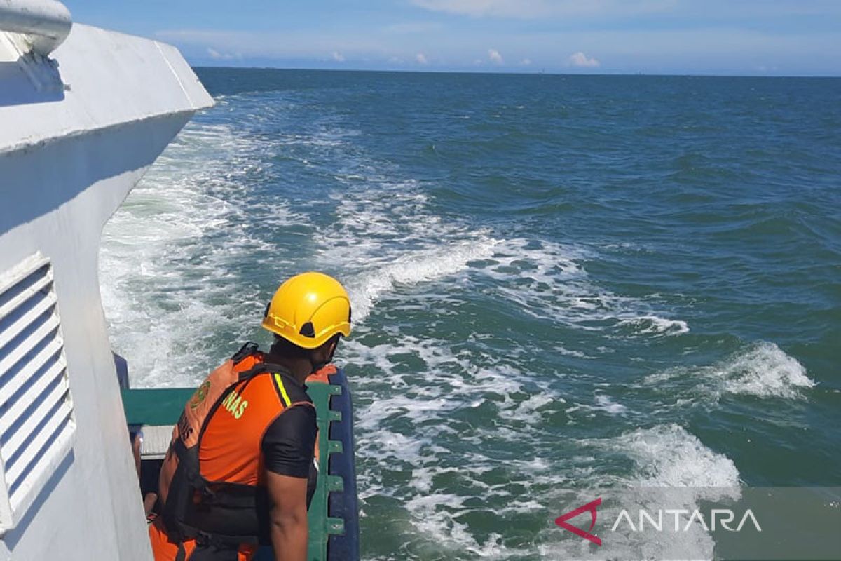 Petugas perketat dek luar kapal antisipasi penumpang lompat ke laut