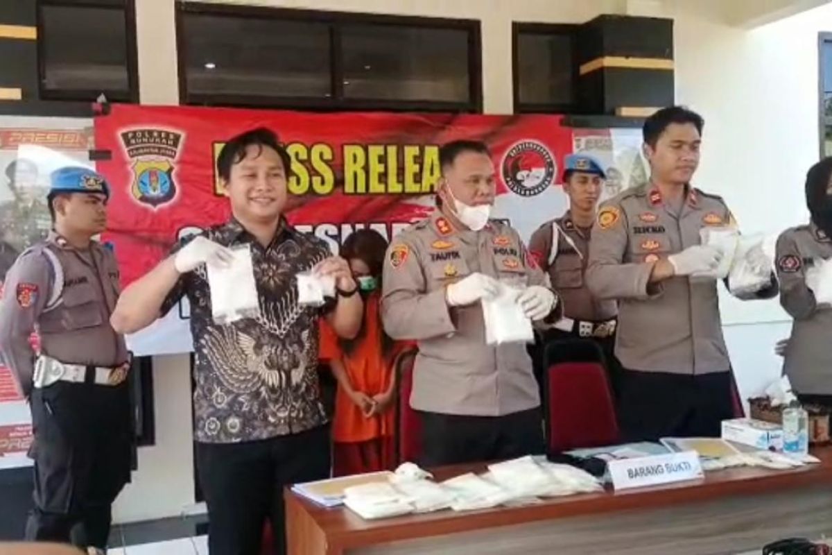 Polres Nunukan tangkap dua wanita menyelundupkan sabu dari Malaysia