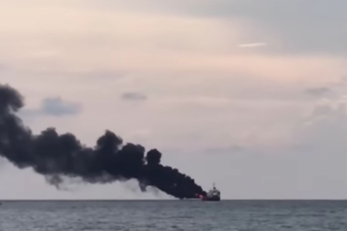 Pertamina amankan stok BBM di Bali setelah kapal angkut pertalite terbakar di NTB