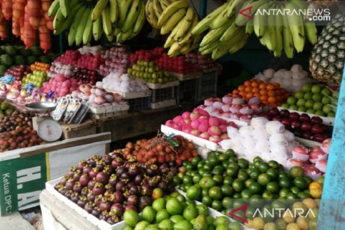 Harga buah pisang di Kendari naik hingga 200 persen selama Ramadhan