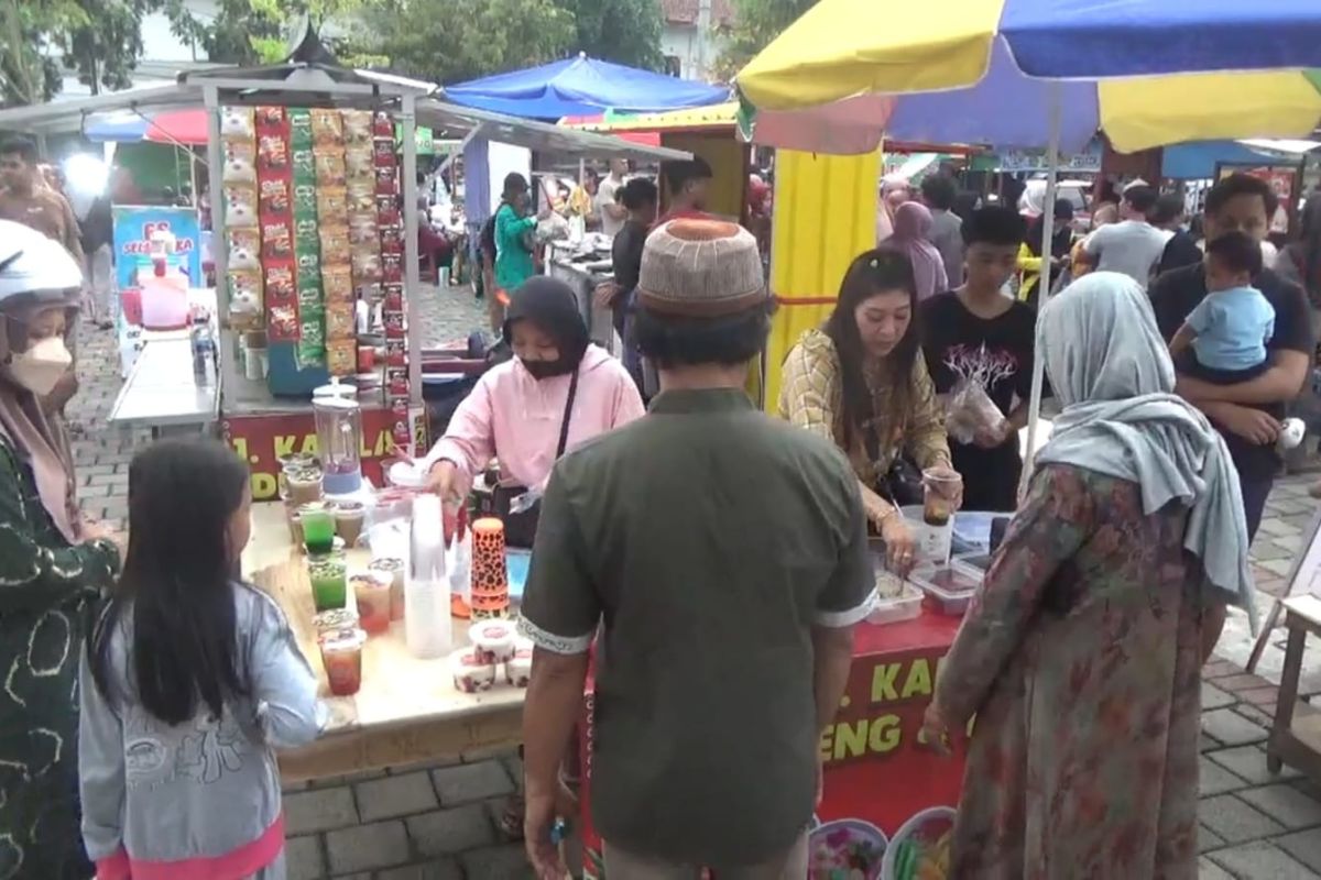 Trenggalek pusatkan pasar takjil di Pasar Pon selama Ramadhan