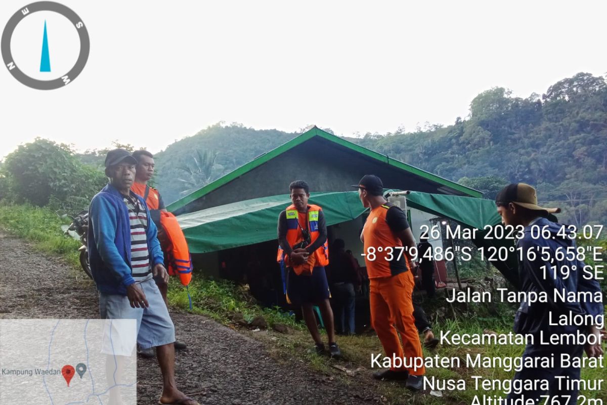 Tim SAR terus mencari lansia terseret banjir di NTT