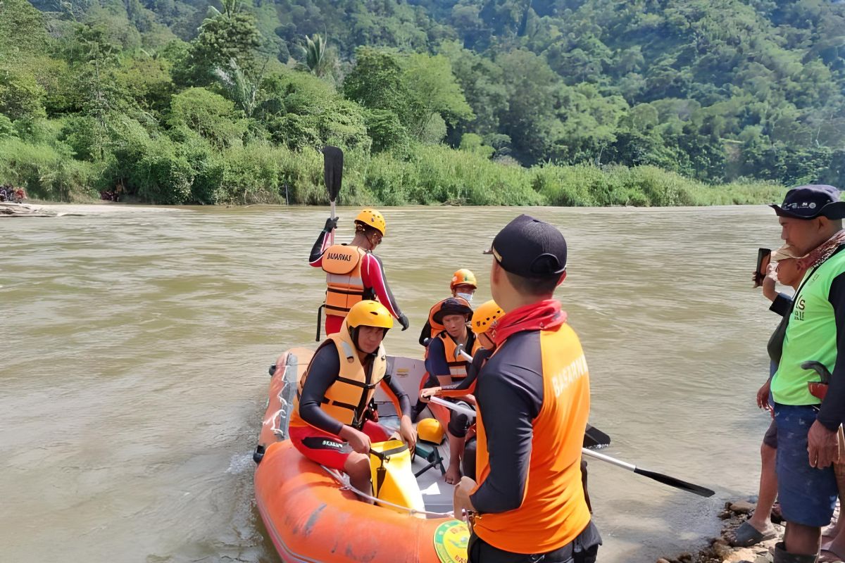 SAR Palu lakukan pencarian dua anak hanyut di Sigi