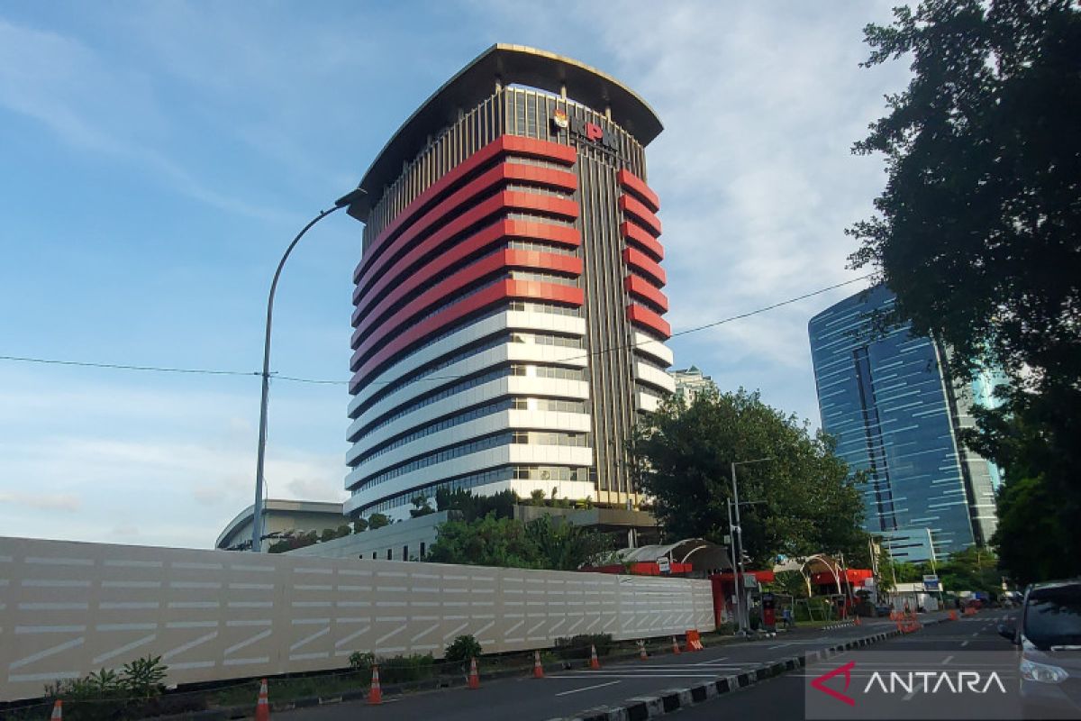 KPK geledah kantor Kementerian ESDM terkait dugaan korupsi