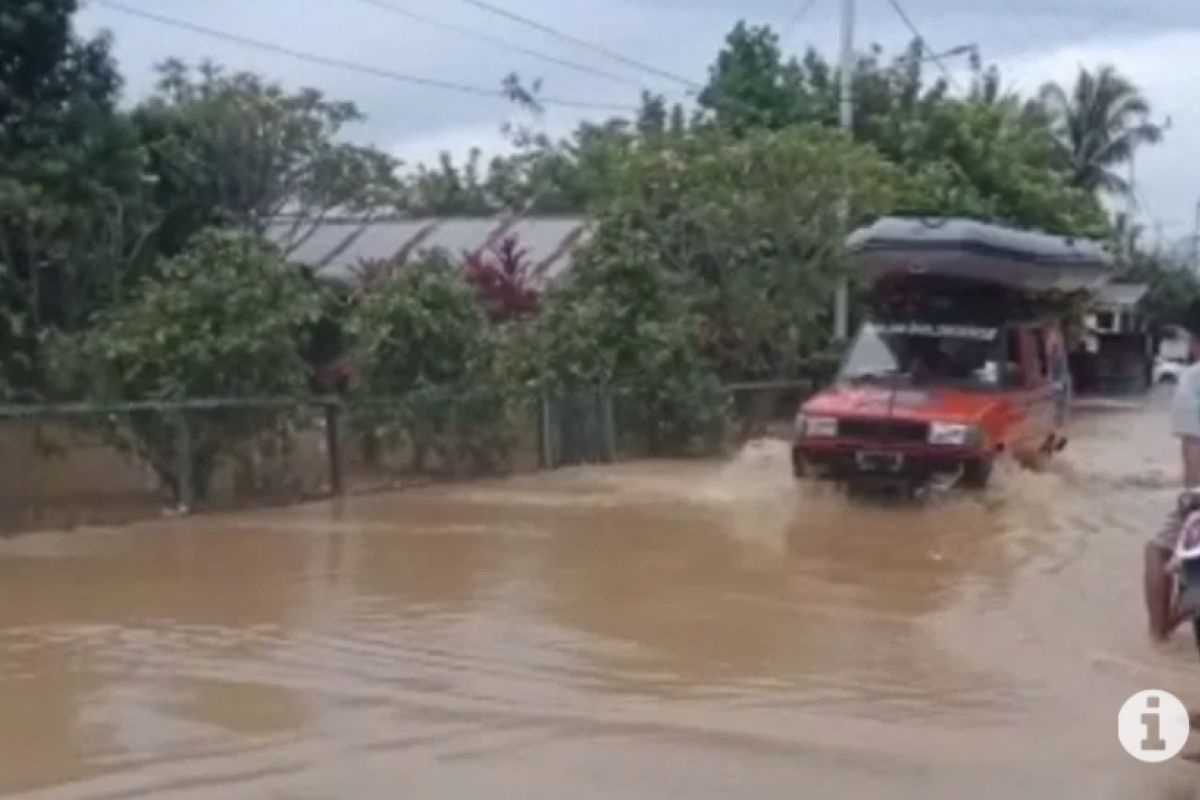 Kalsel kemarin, DPRD Kotabaru sosialisasikan raperda inisiatif hingga banjir di HSS