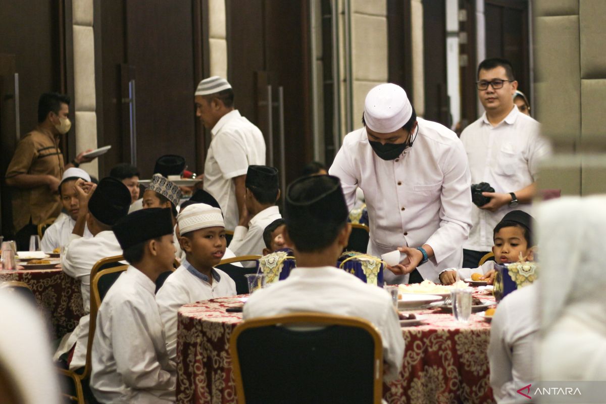 Buka puasa bersama untuk menyucikan jiwa menyambut kemenangan