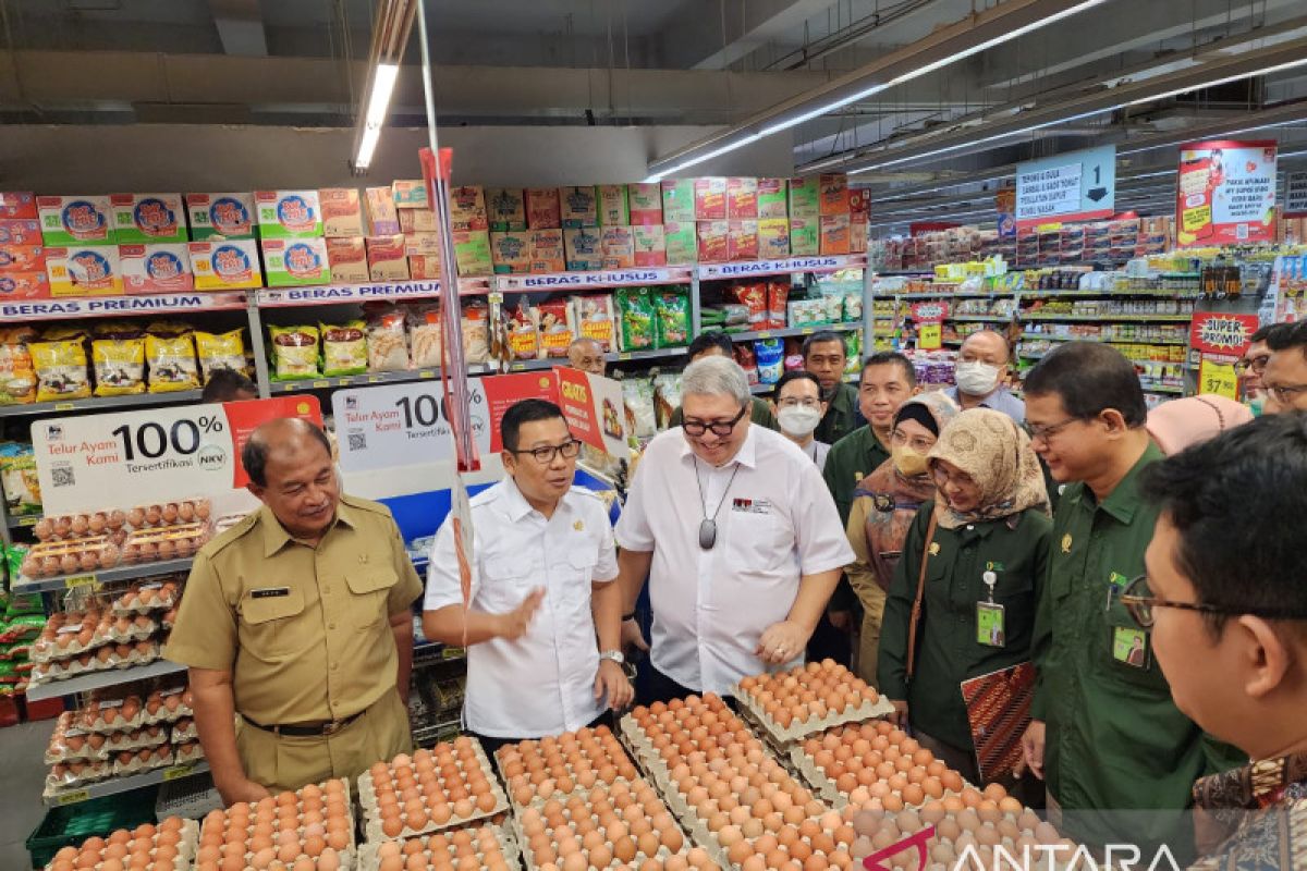 NFA reviews food safety compliance of modern retail outlets