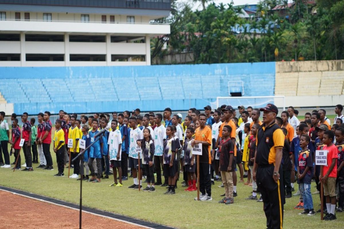 LSI ajang pencarian bakat sepak bola muda di Papua
