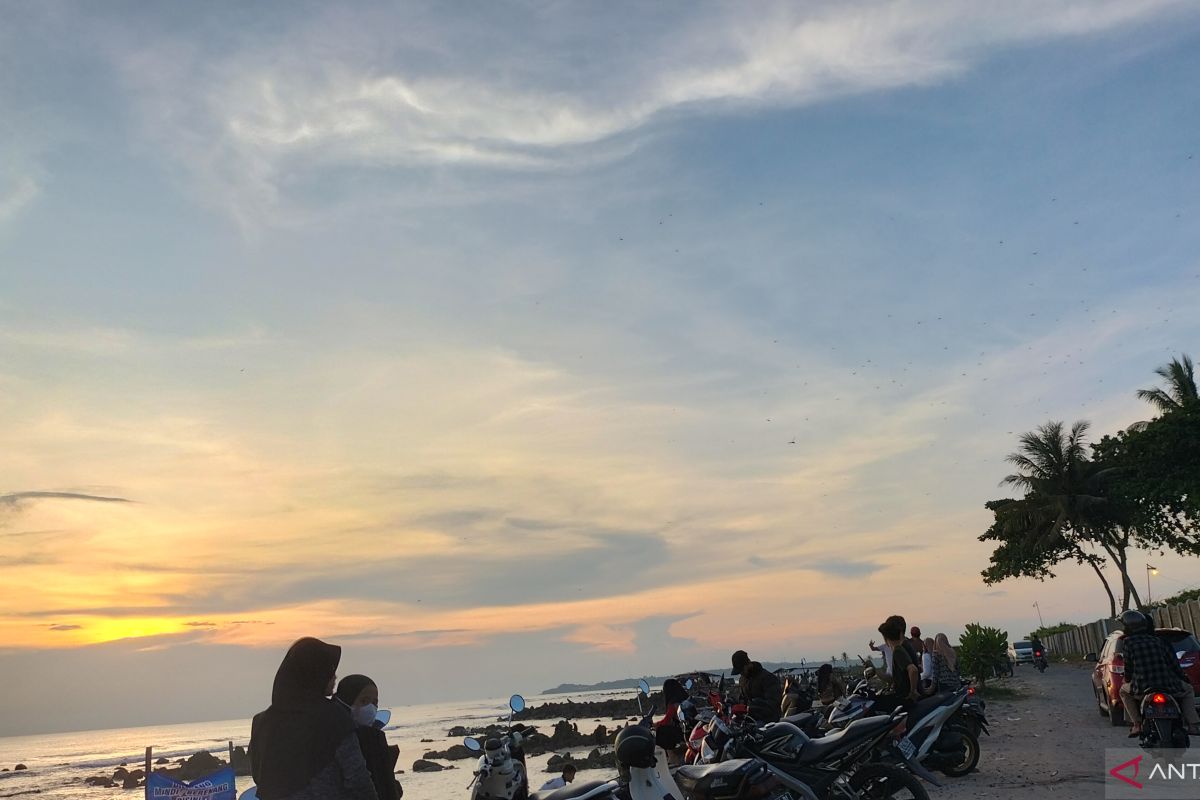 Pantai Batu Rame Kalianda lokasi ngabuburit di Lampung Selatan