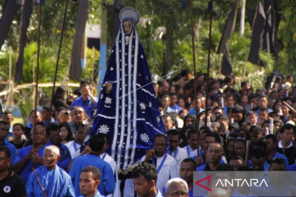 Ratusan personel kepolisian disiapkan pada pengamanan Tradisi Semana Santa