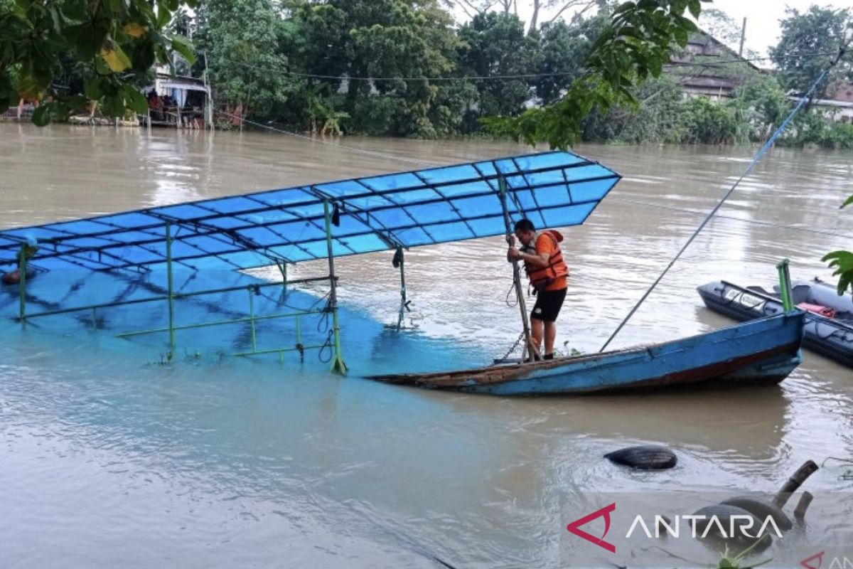 Cak Eri hentikan sementara waktu operasional perahu tambang di Surabaya