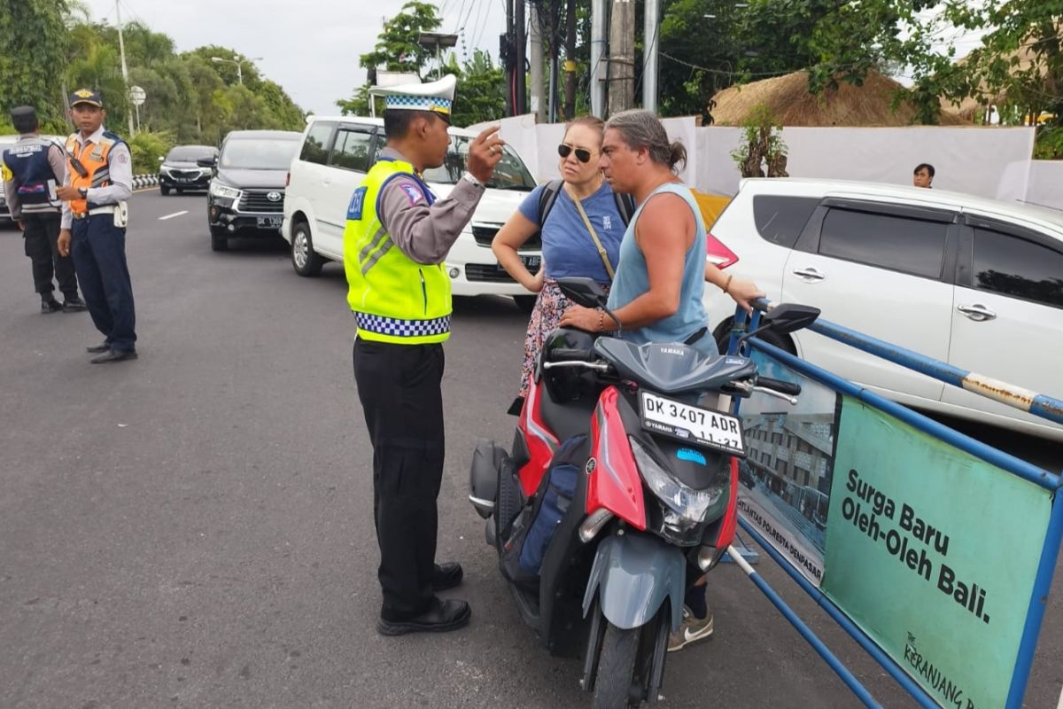 Polresta Denpasar tindak 43 warga asing langgar lalu lintas