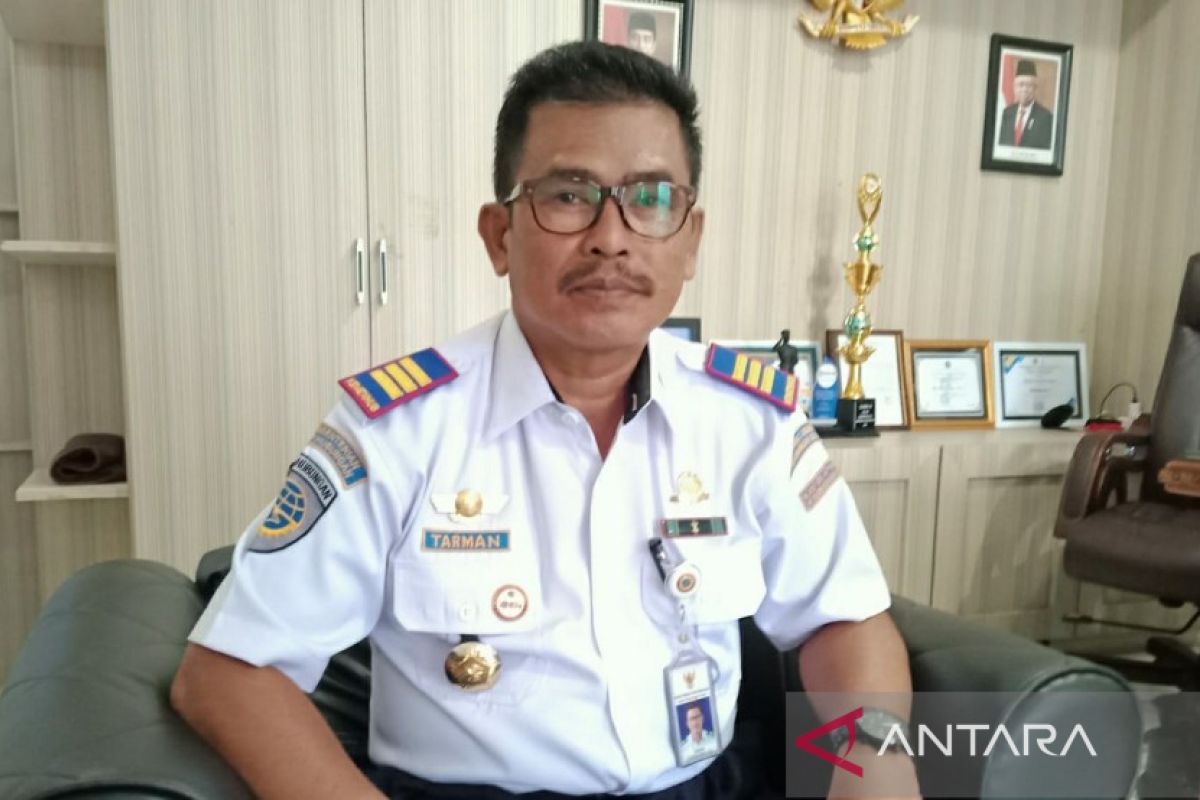 Pelapisan landasan pacu Bandara Baubau usai Lebaran 2023