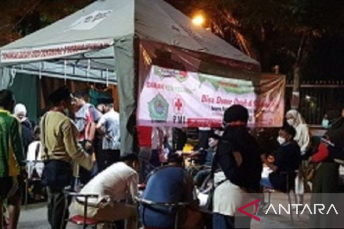 Selama Ramadhan, PMI Pamekasan lakukan donor darah malam hari
