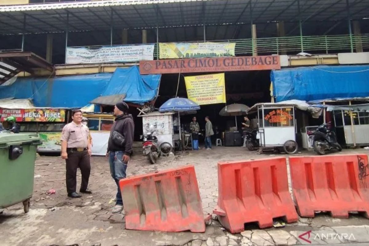 Jawa Barat pantau aktivitas "thrifting" di kabupaten/kota