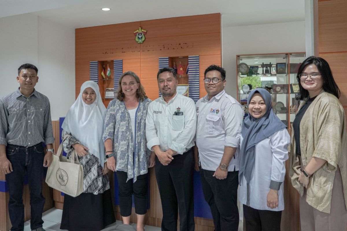 Assistant of Cultural Affairs US Embassy Jakarta Visits the International Office of Hasanuddin University