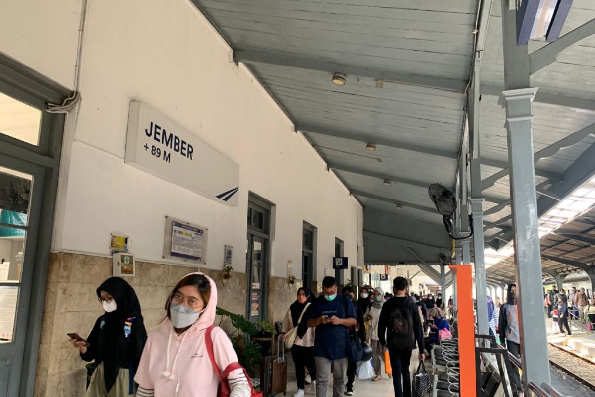 49.375 calon penumpang berburu tiket KA arus balik Lebaran di Jember