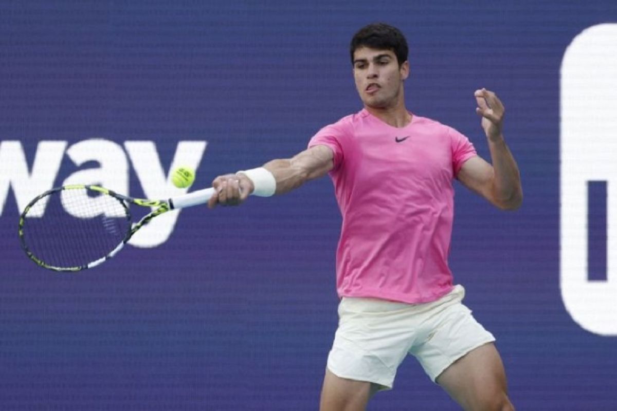 Alcaraz tekuk Paul untuk bertemu Fritz di perempat final Miami Open