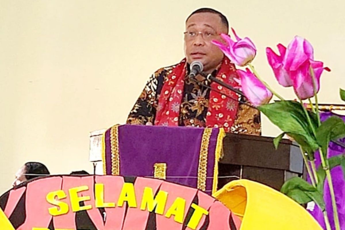 Gubernur Maluku : Perangkat Gereja harus menyatu dengan masyarakat