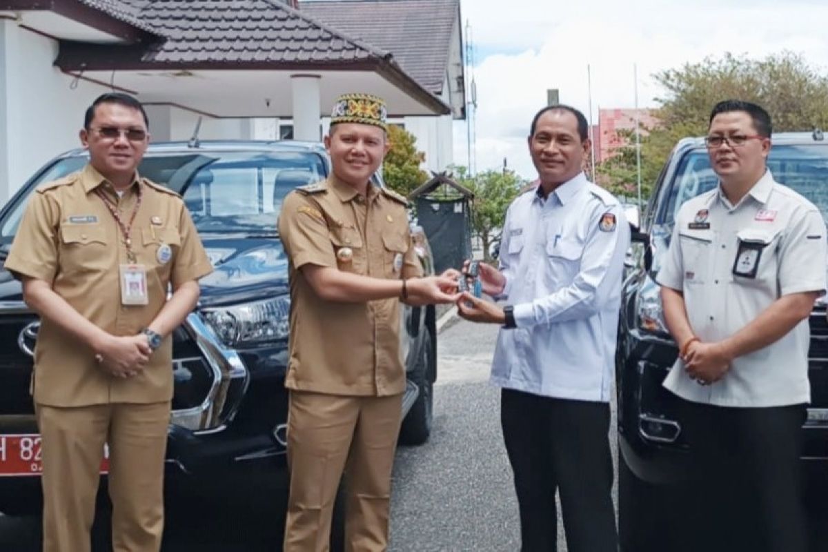 Dukung pemilu, Pemkab Gunung Mas hibahkan kendaraan ke KPU