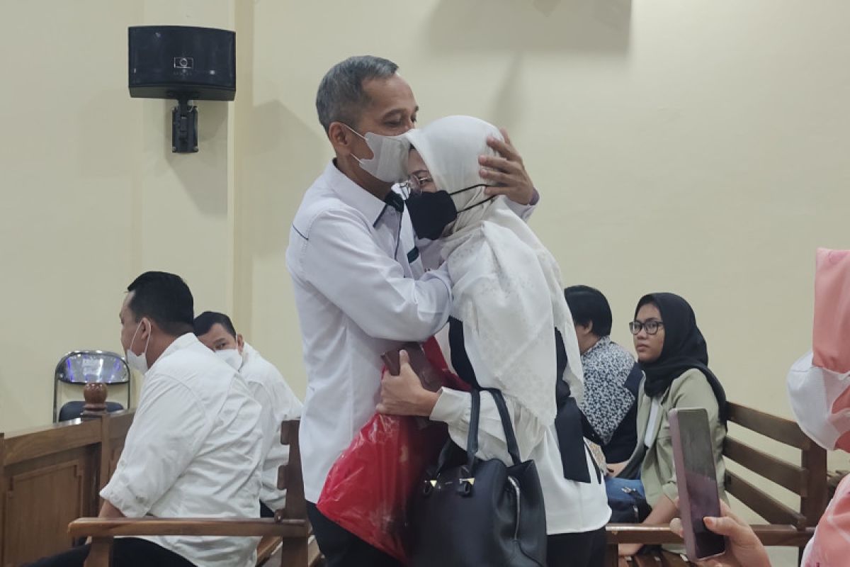 Istri terdakwa Karomani tolak beri kesaksian untuk suaminya