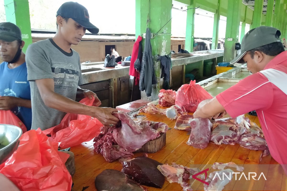 Daging sapi di Meranti tembus Rp160.000 per kg