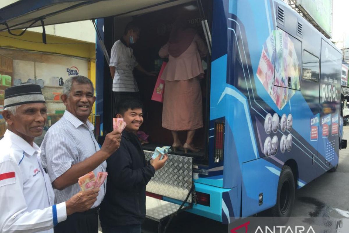 Masyarakat Banda Aceh mulai antri manfaatkan layanan penukaran uang