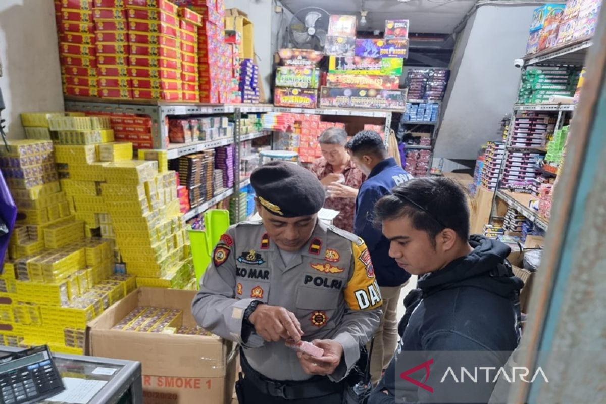 Puluhan ribu petasan disita Polresta Surakarta