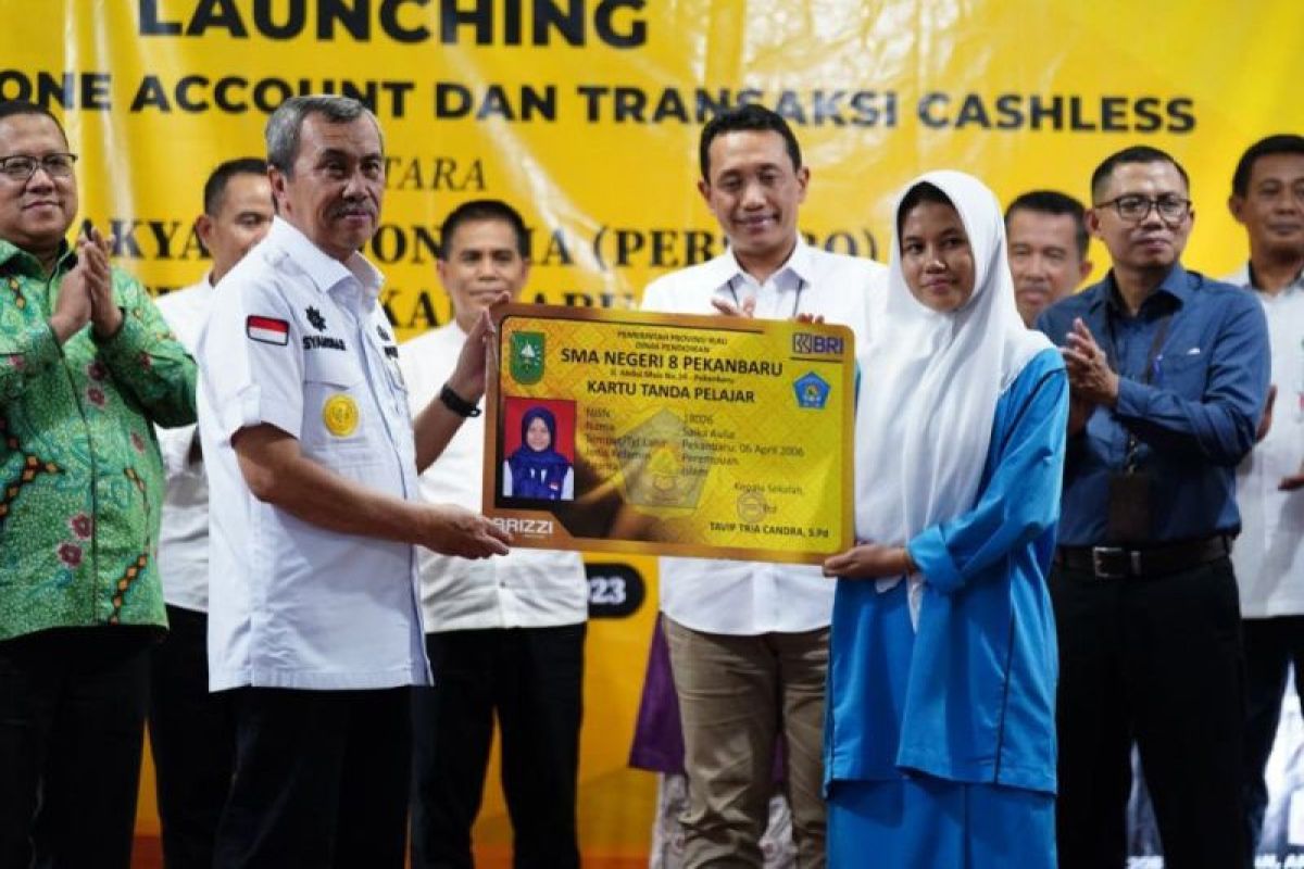 Gubernur Riau-BRI tanamkan budaya menabung di kalangan pelajar