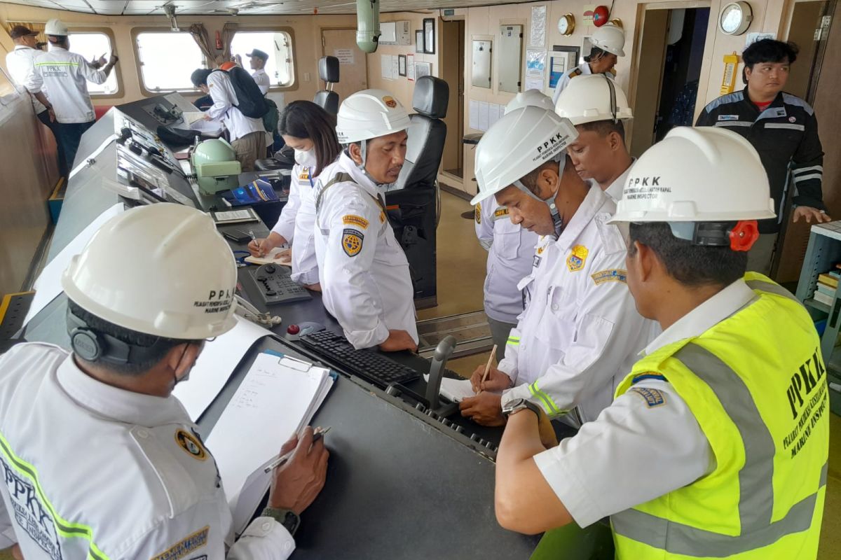 Tim Ditjen Hubla cek kelayakan kapal angkutan lebaran 2023 di Ternate