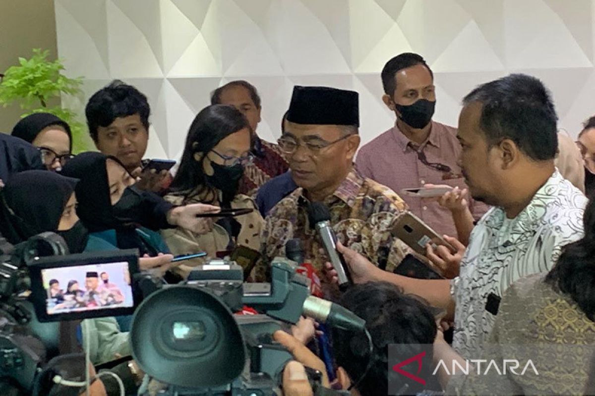 Menko: Masyarakat perlu antisipasi penularan COVID-19 jelang mudik