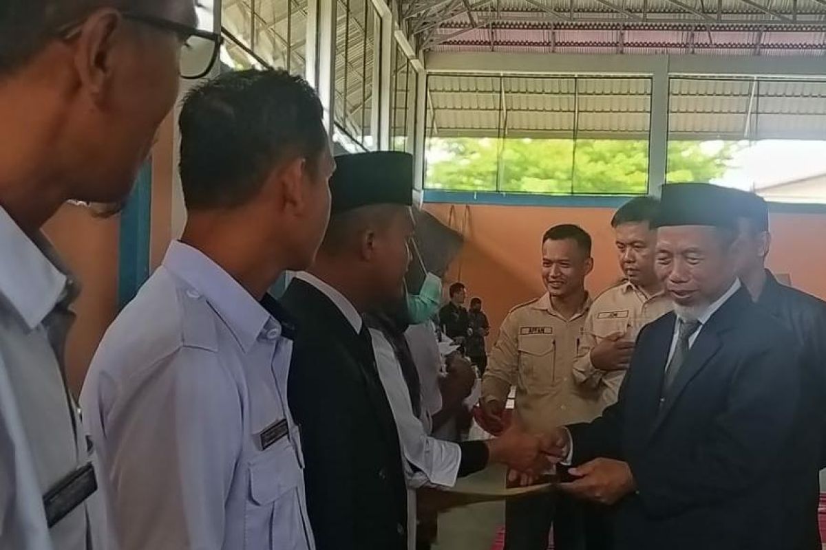 Bupati Merangin serahkan kenaikan pangkat PNS secara simbolis