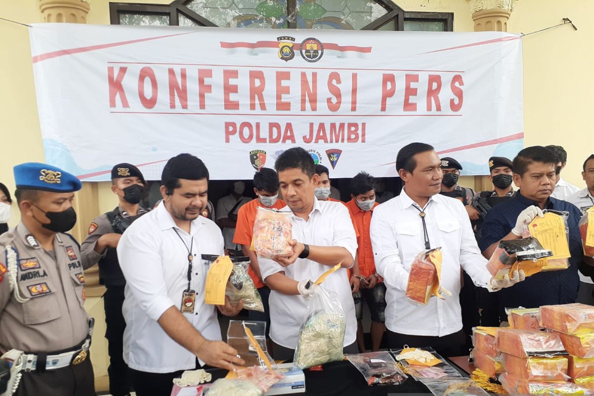 Polda Jambi gagalkan peredaran 30 kilogram sabu dan pil ekstasi 14.958 butir