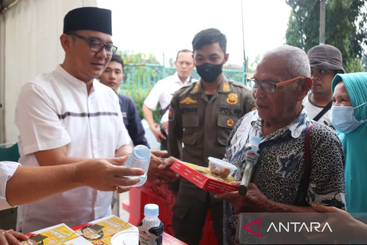 Pemkab Bogor lanjutkan tradisi berbagi takjil gratis pada bulan Ramadhan