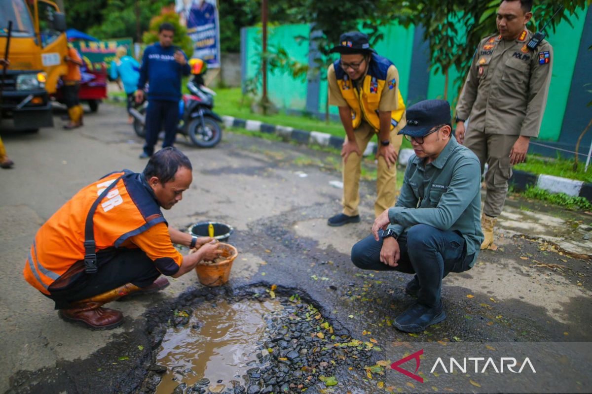 Wali Kota Bogor instruksikan perbaikan jalan berlubang disegerakan