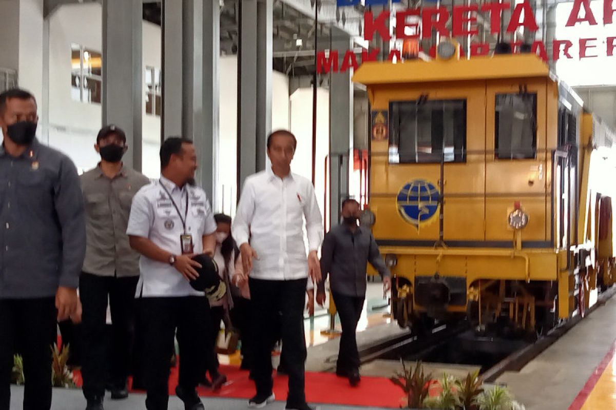 Govt late in building mass transportation: Widodo