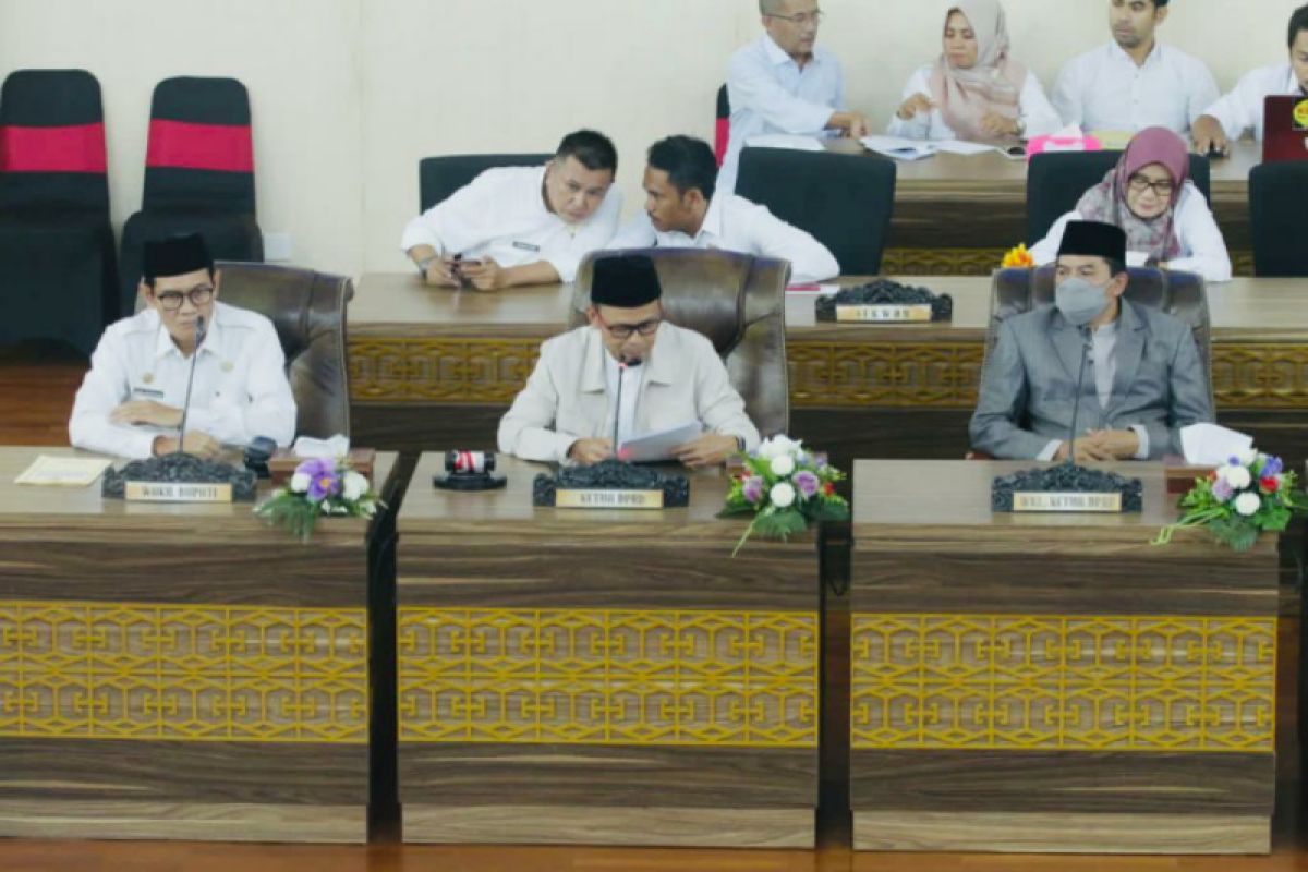 DPRD membahas LKPJ Bupati Lombok Tengah Tahun Anggaran 2022