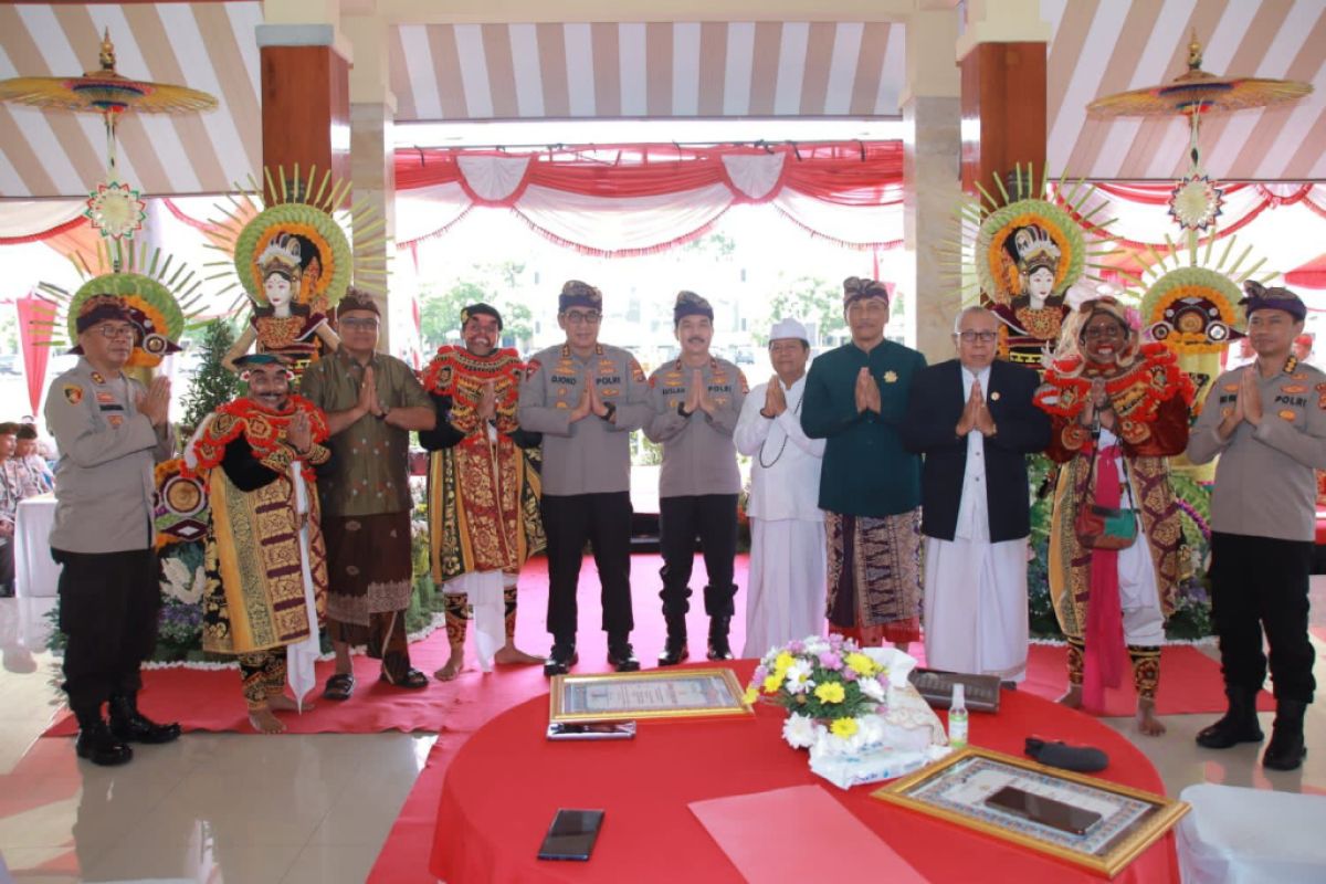 Kapolda NTB sampaikan harmoni antarumat beragama dipertahankan