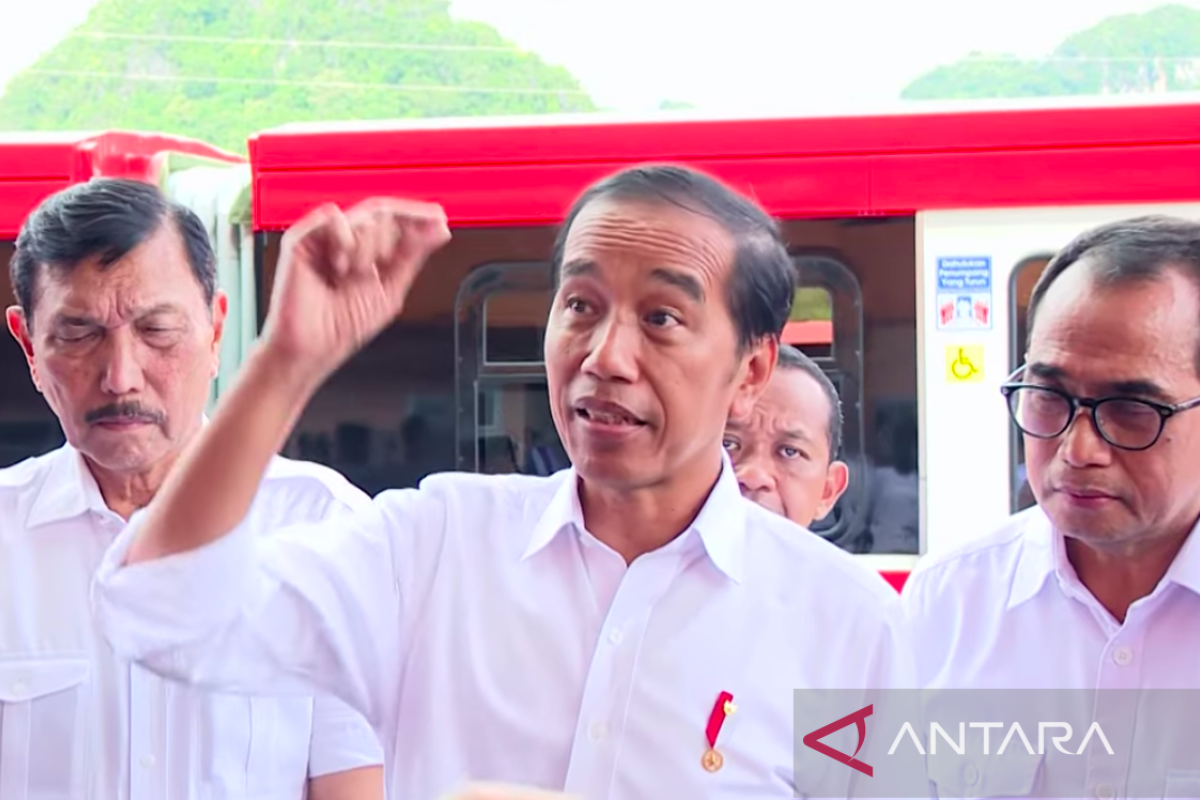 Presiden Jokowi coba naik kereta api dari Maros ke Rammang-Rammang Sulsel