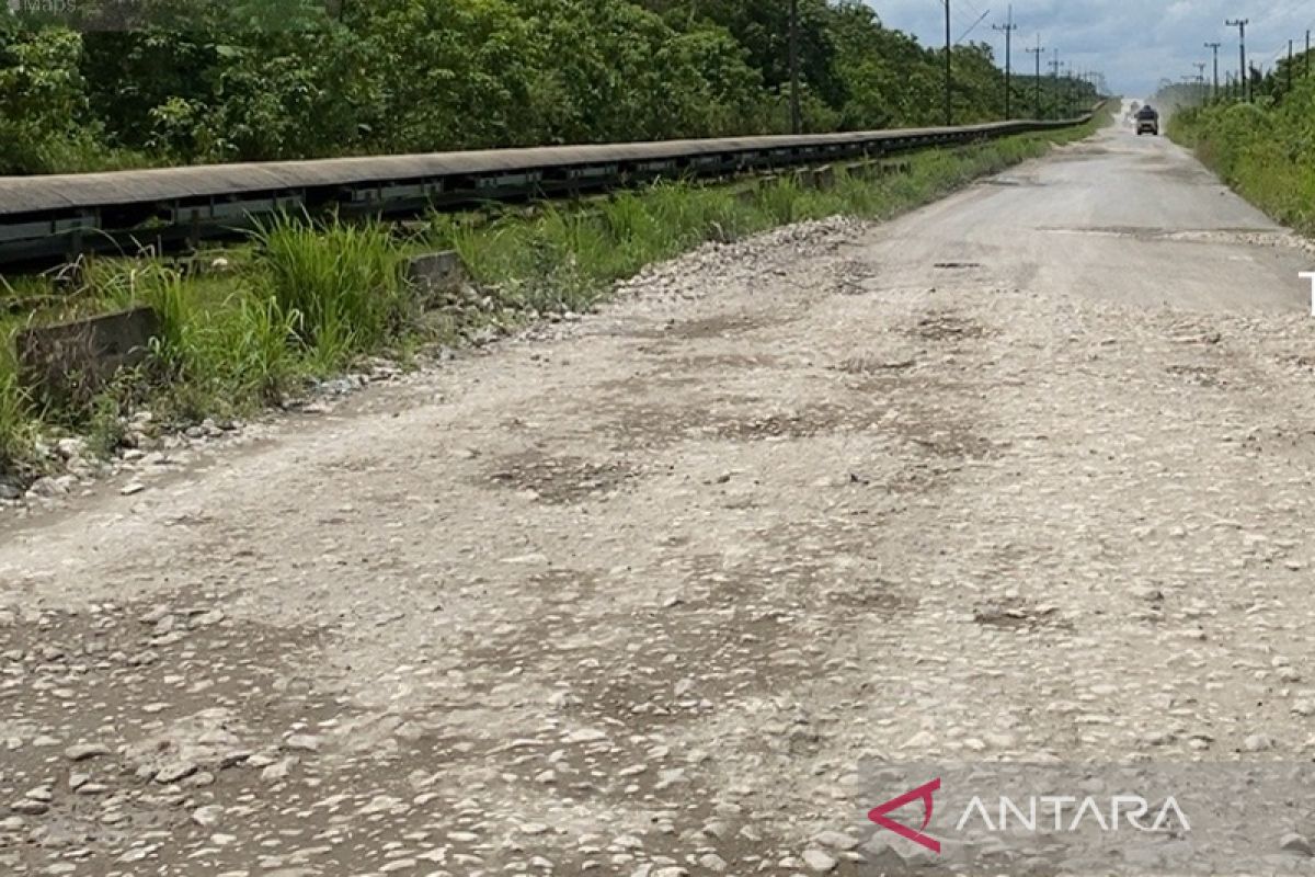 PUPR Kotabaru tingkatkan struktur ruas jalan Tarjun - Serongga