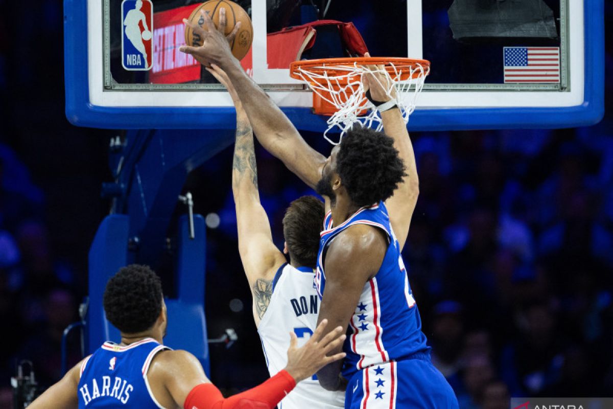 Embiid-Harden bawa 76ers menang, pupuskan asa playoff Mavericks