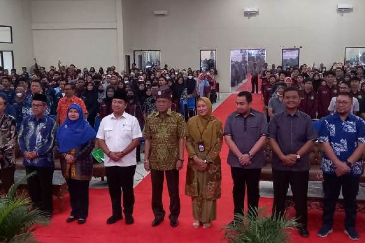 Anggota VI BPK RI Pius Lustrilanang bekali mahasiswa Unri tegakkan kebenaran