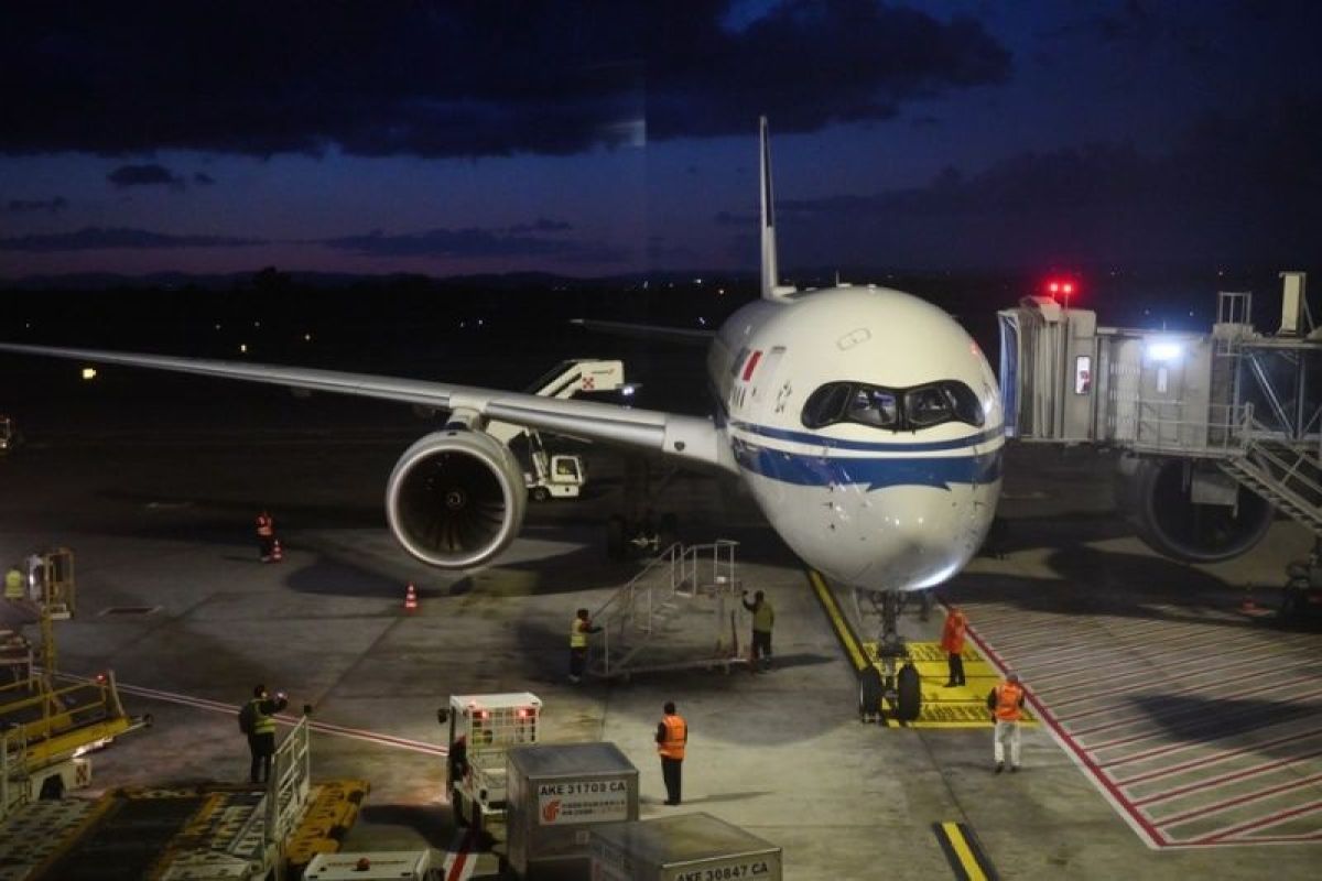 Maskapai Air China buka kembali penerbangan langsung Roma dan Beijing